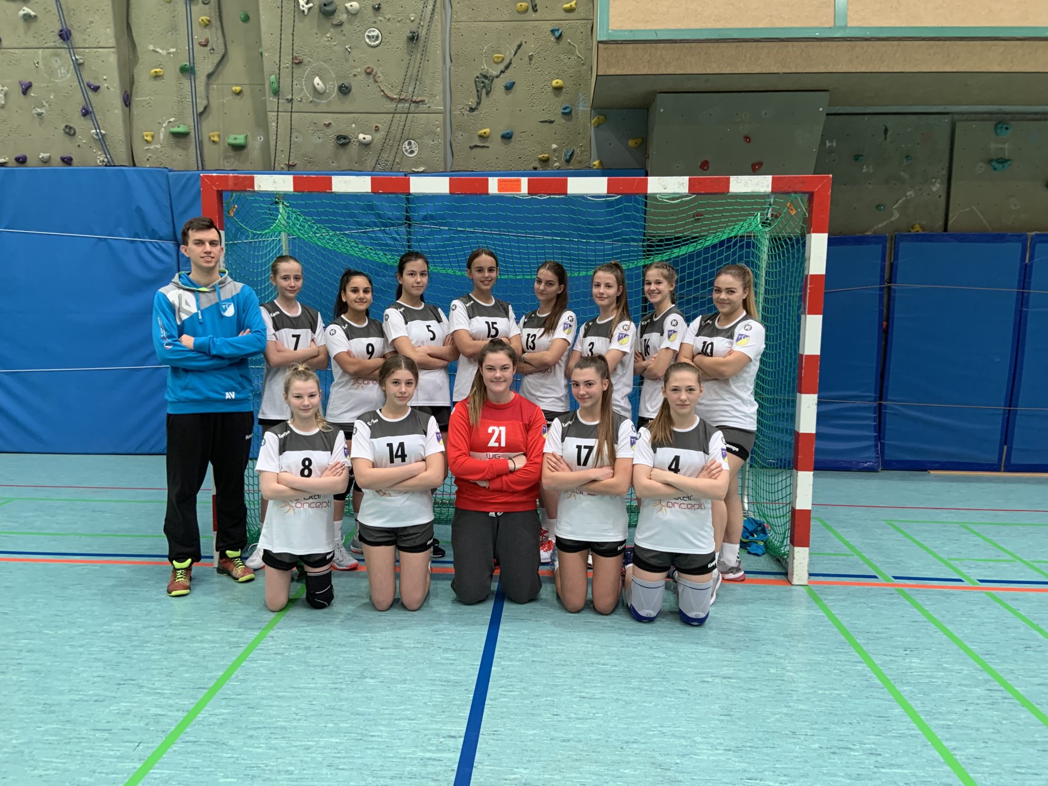 Weibliche B-Jugend Holt Die Meisterschaft In Der Bezirksklasse – Handball